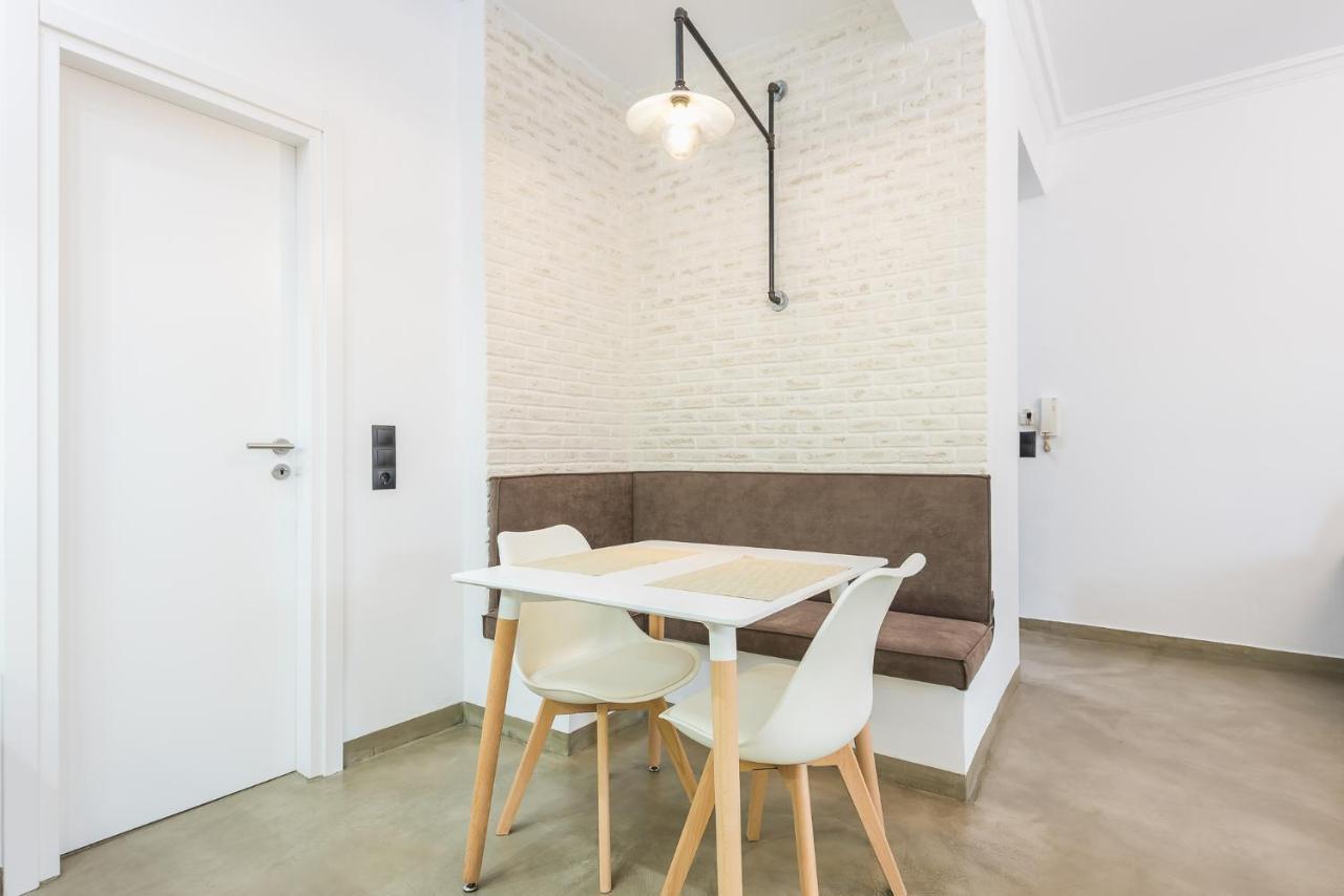 Stylish 1Br Apartment In The Heart Of Koukaki Афіни Екстер'єр фото